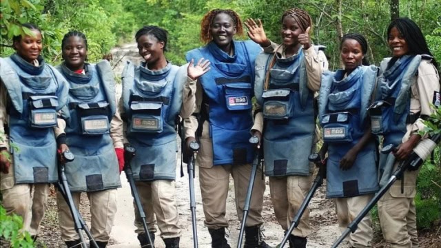 Meet the “Sapadora” – the Angolan Term for People Who Clear Mines