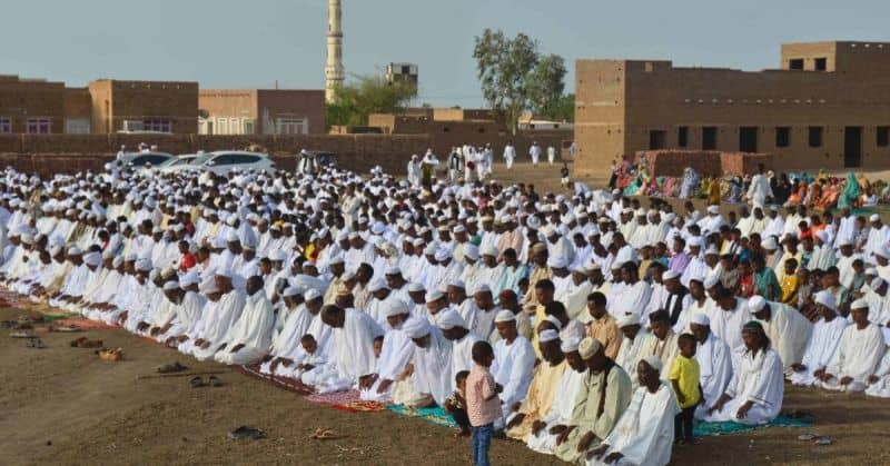 Sudanese Brave Bullets to Pray for Peace