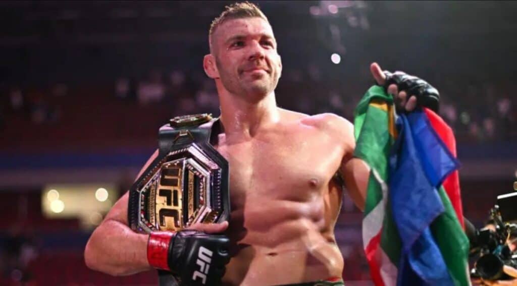South Africa’s Du Plessis Defeats Strickland to Retain Middleweight Title