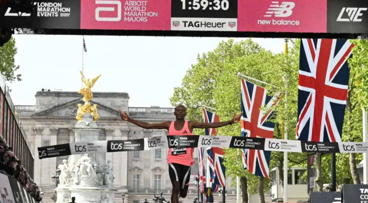 Sawe and Assefa set new marathon records