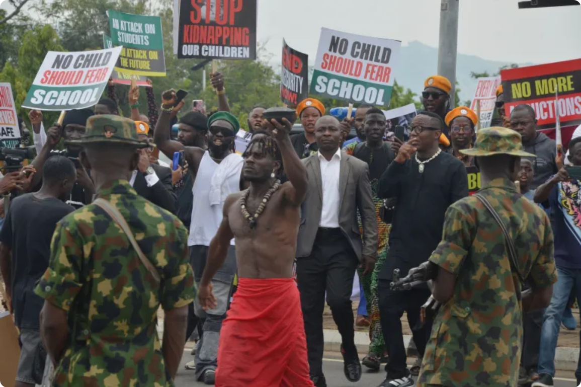 Nigerian army rescues