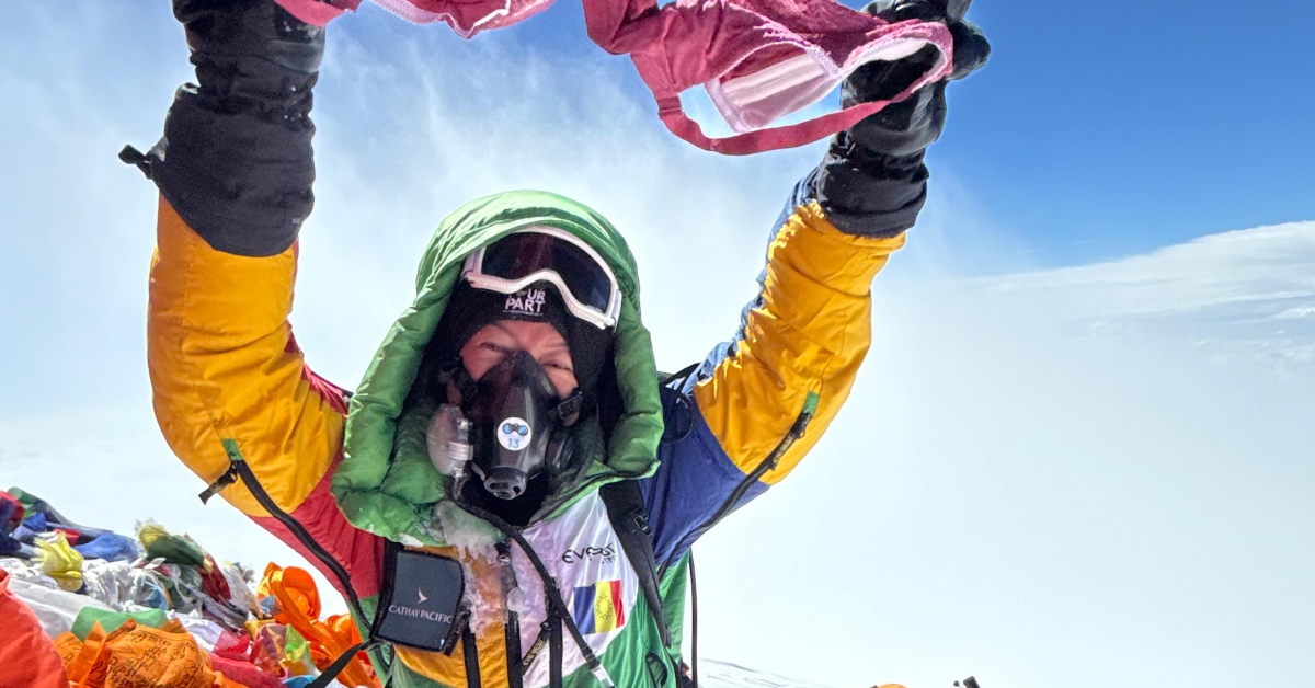 Angela Yeung - Summit Everest
